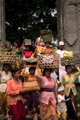 C�l�bration au Lac de Bratan, Tout le monde participe