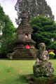 Stupa pres du temple de Bratan